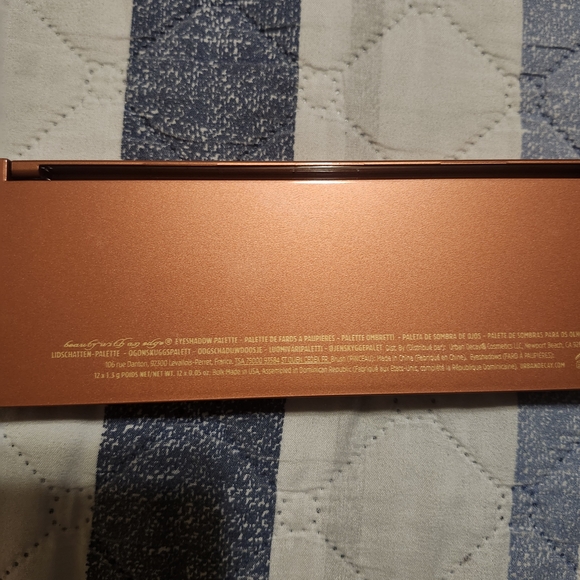 Urban Decay Naked Heat Palette with Fiery Hues - Picture 7 of 8